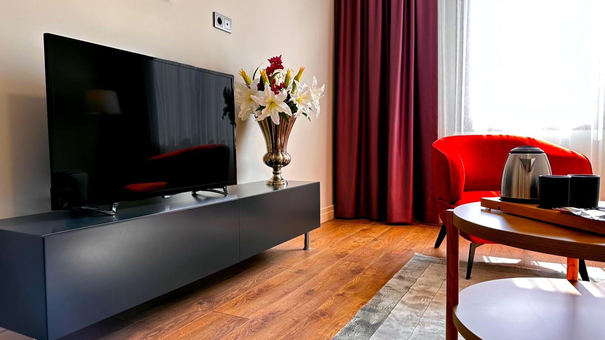 Frezya - Exclusively Woman Hotel Istanbul Exterior photo